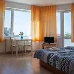 Family Perla Golden Sands