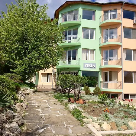Aparthotel Family Perla 2*