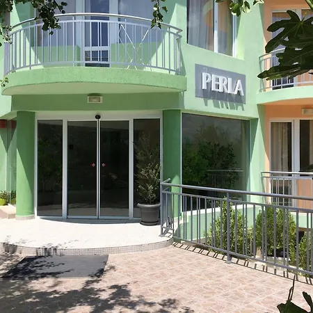 Family Perla Aparthotel 2*