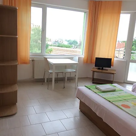 Aparthotel Family Perla 2*