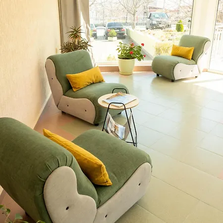 Family Perla Golden Sands