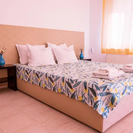 Family Perla Aparthotel 2*