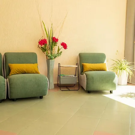 Aparthotel Family Perla 2*