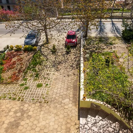 Family Perla Aparthotel 2*